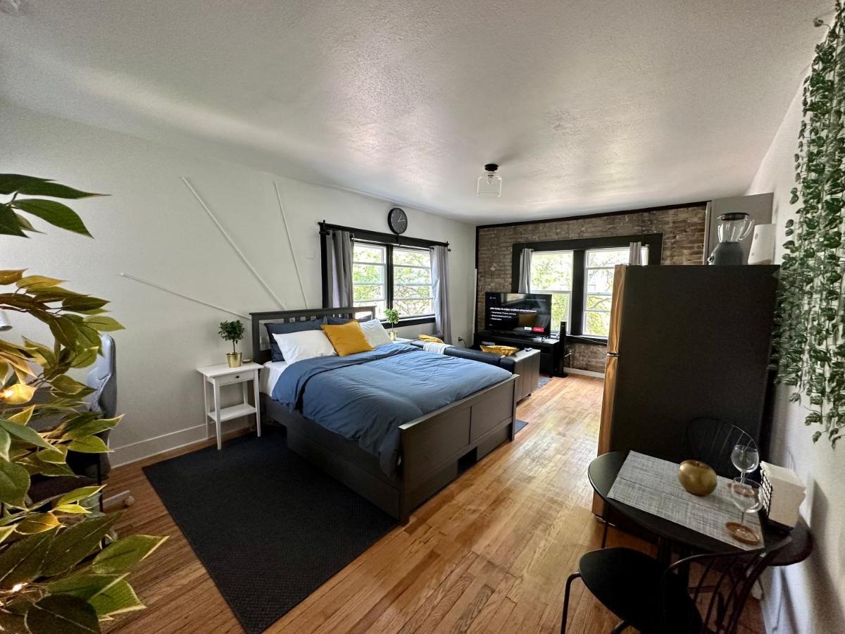 Mckinley Beach Sunrise Studio - Pet Friendly Milwaukee Exterior photo